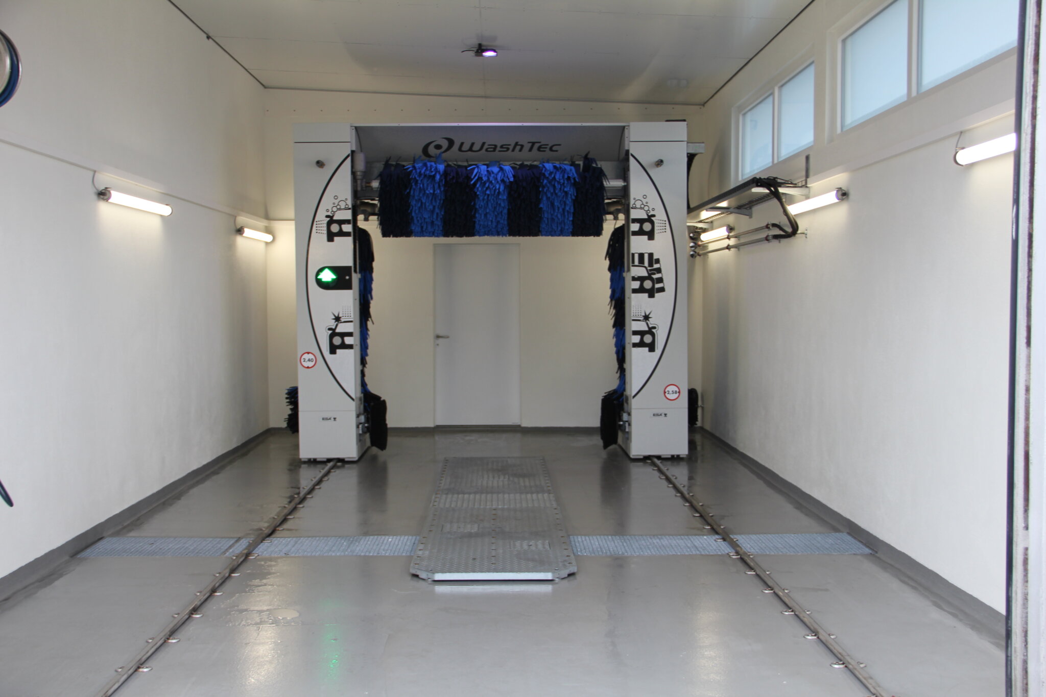 Waschanlage Mit Innenreinigung In Meiner Nähe Carwash in Sirnach mit der modernen Selbstbedienungs-Waschanlage